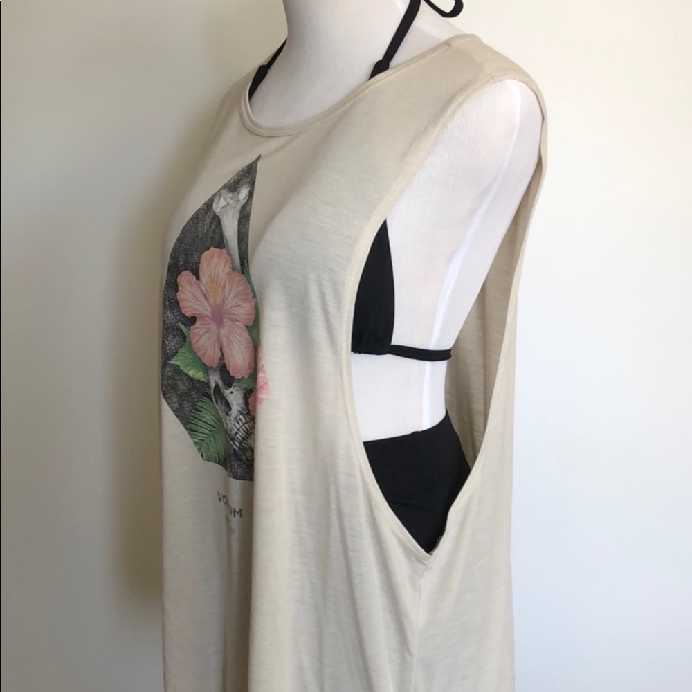 Volcom - Picture 2 of 4